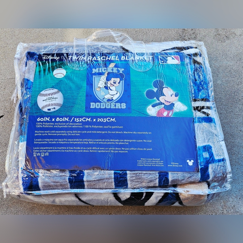 MICKEY MOUSE DODGERS BLANKET